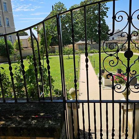 Chambres D'Hotes De Luxe Cote Parc-Cote Jardin Avec Parking Prive Gratuit Nevers Buitenkant foto