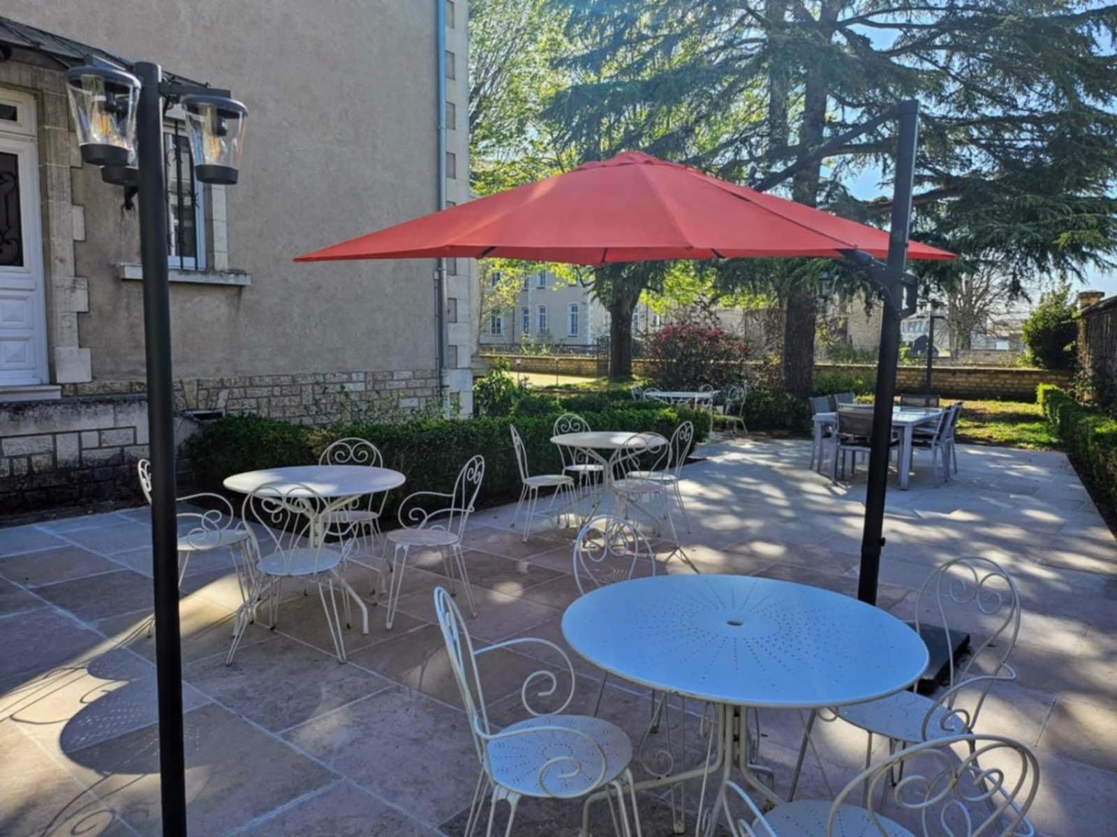 Chambres D'Hotes De Luxe Cote Parc-Cote Jardin Avec Parking Prive Gratuit Nevers Buitenkant foto