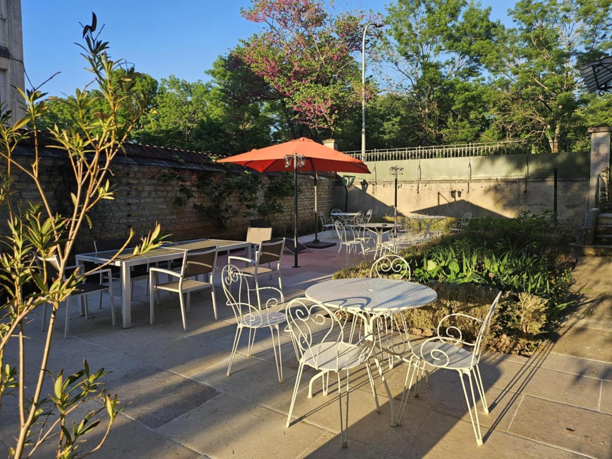 Chambres D'Hotes De Luxe Cote Parc-Cote Jardin Avec Parking Prive Gratuit Nevers Buitenkant foto