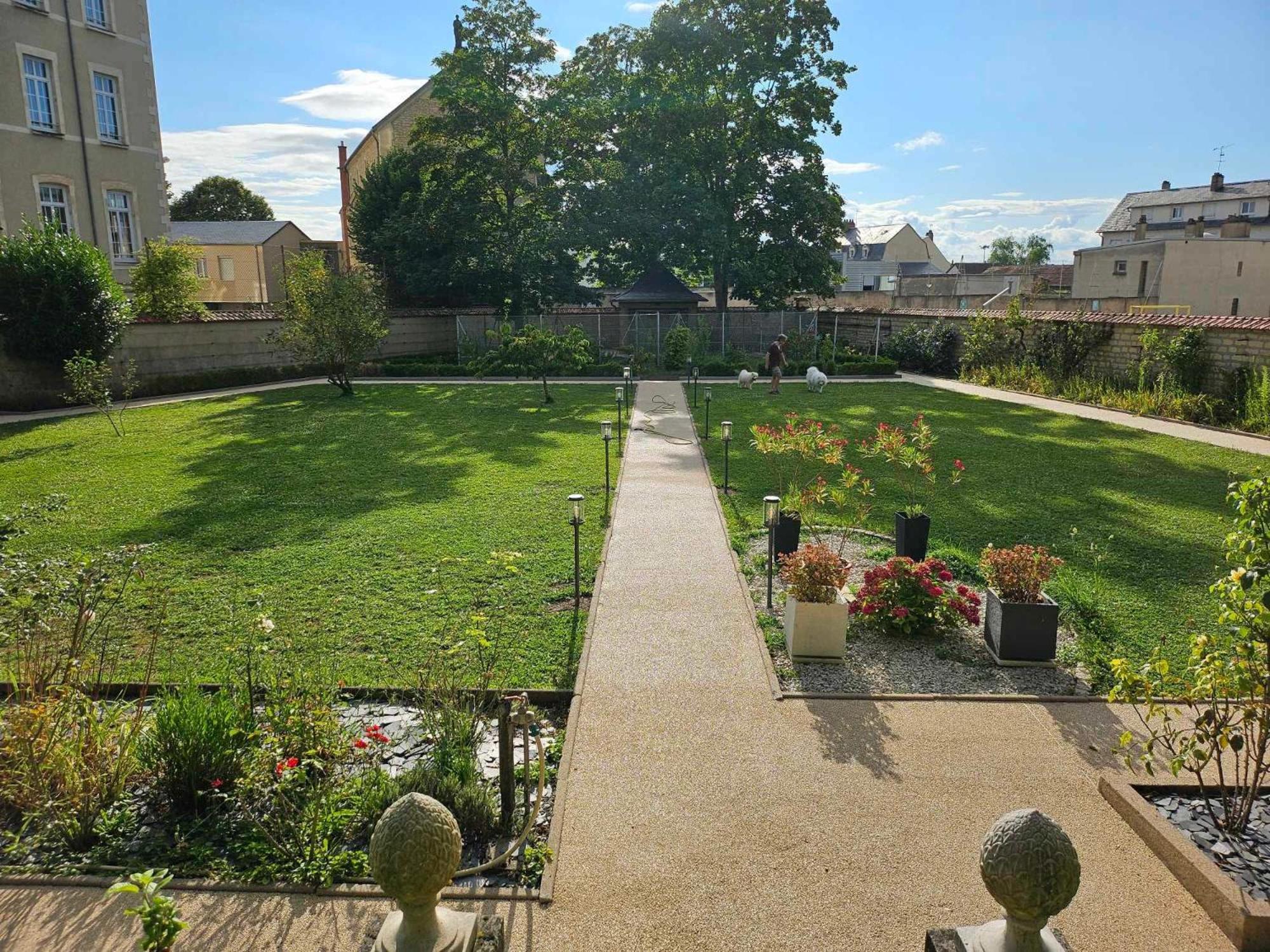 Chambres D'Hotes De Luxe Cote Parc-Cote Jardin Avec Parking Prive Gratuit Nevers Buitenkant foto